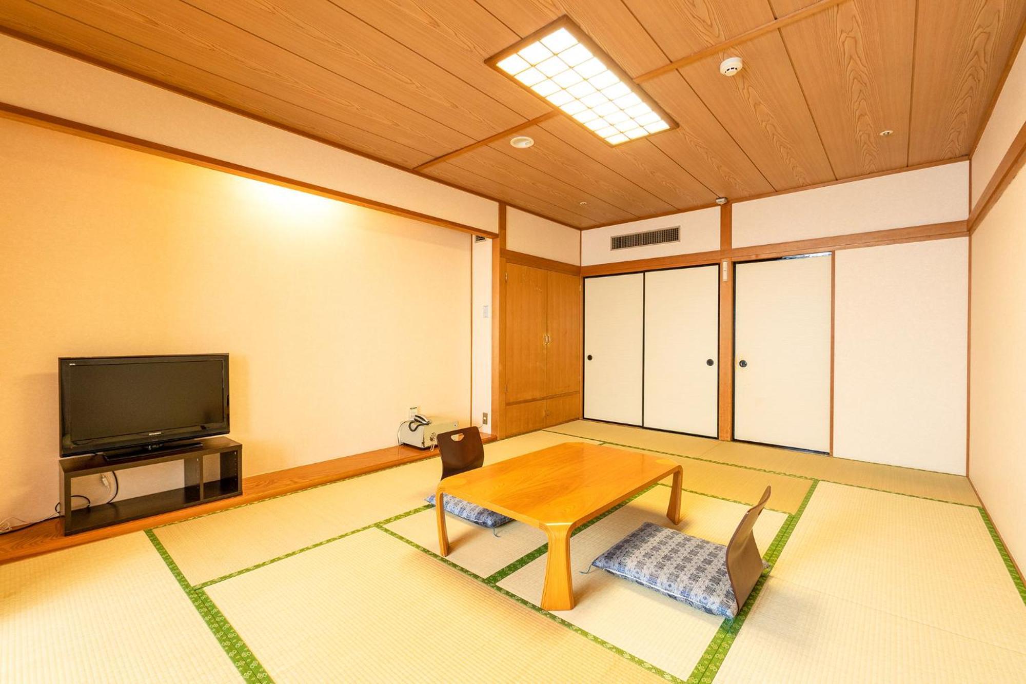 Готель Ooedo Onsen Monogatari Aizu Екстер'єр фото